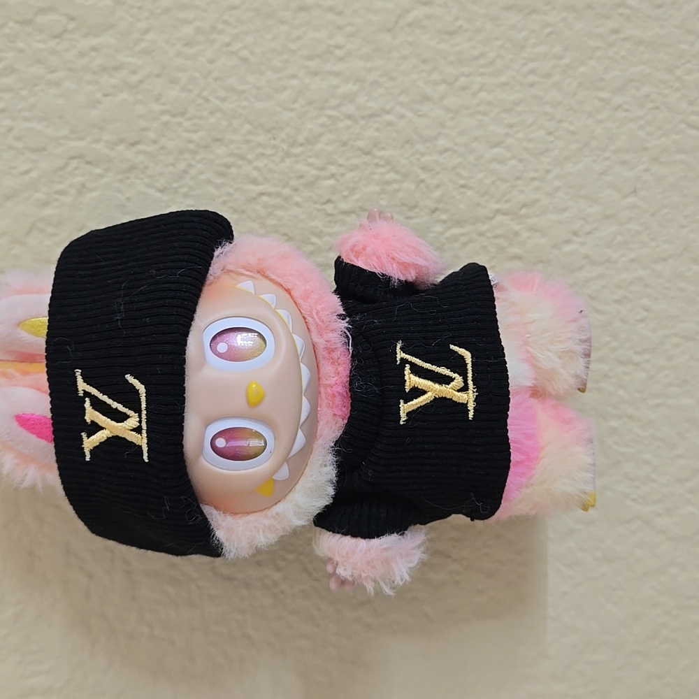 Labubu Clothes - Black Sweater With Beanie *Labubu Not Included*